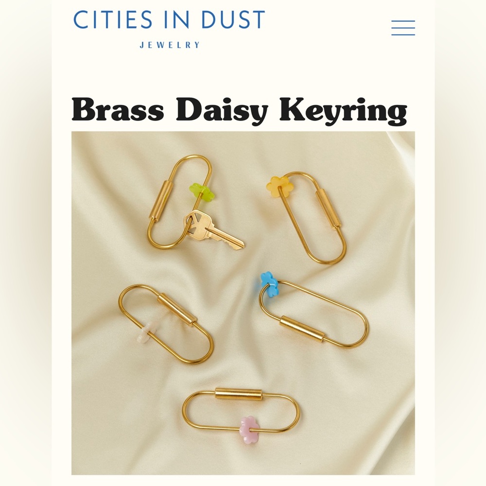 Brass Daisy Keyring - NWOT